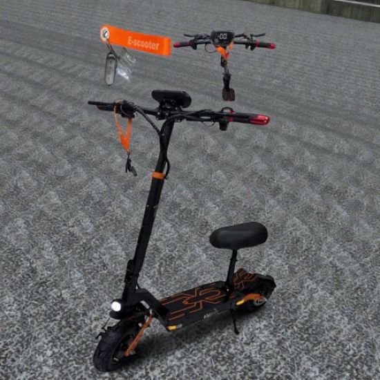 صورة سكوتر العنكبوت اثنين دنمو  3000 واط – تصميم قوي مع إضاءة وشاشة LED